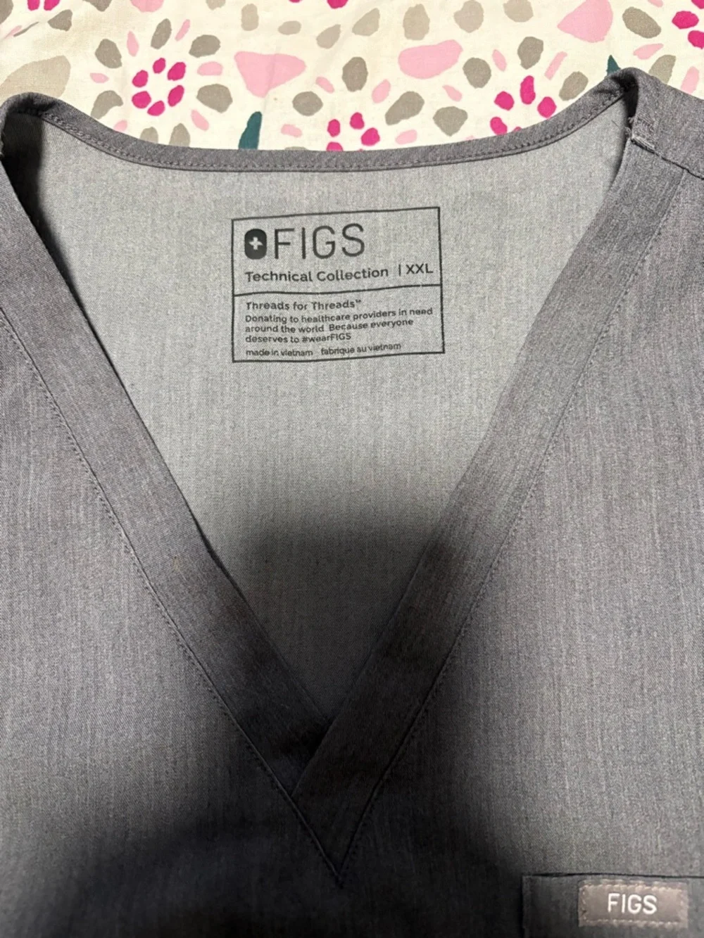 FIGS XXL Graphite Scrub set - Picture 3 of 5